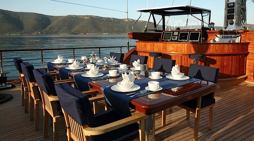 Durukos Yachts Clear Eyes_dining