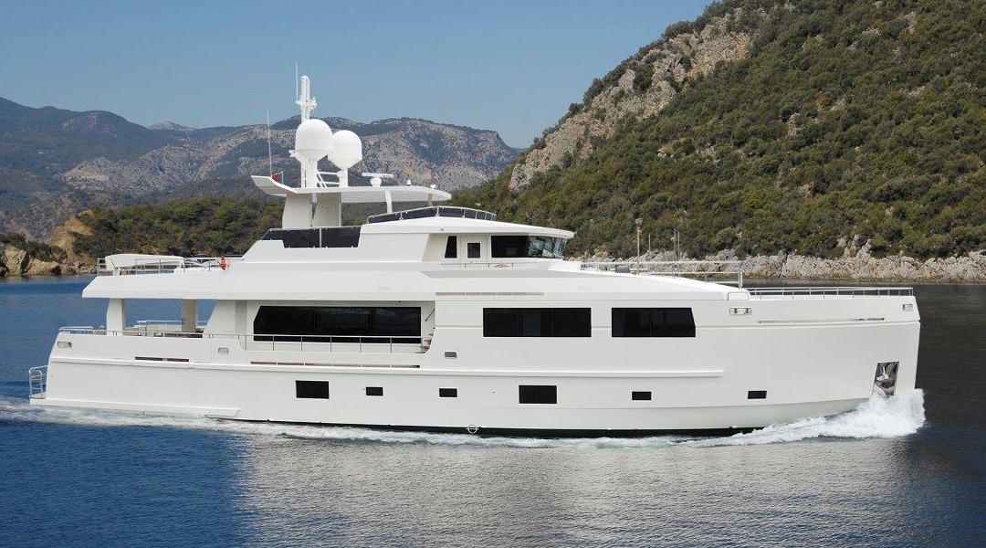 Motoryacht-Serenitas_1