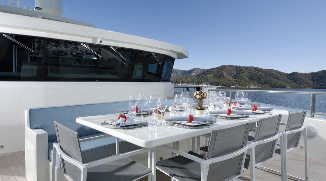 Motoryacht-Serenitas_6