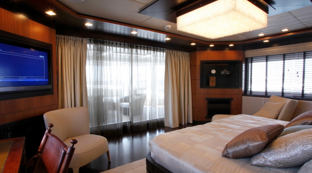 Motoryacht-Serenity_10