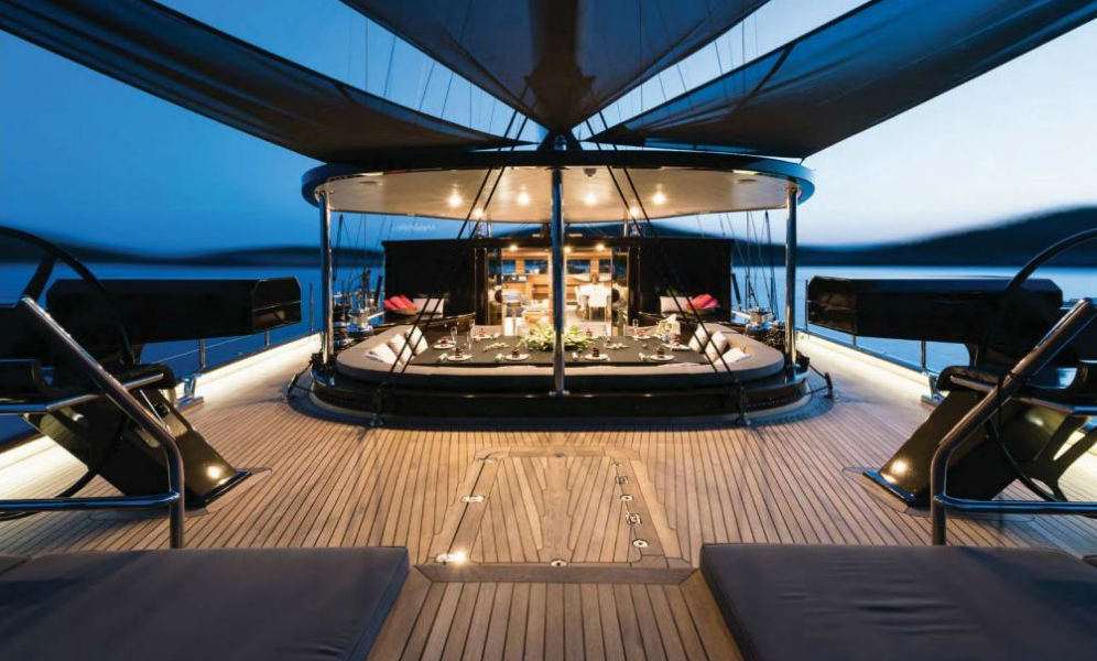 Super Sailing Yacht Rox Star_at dusk