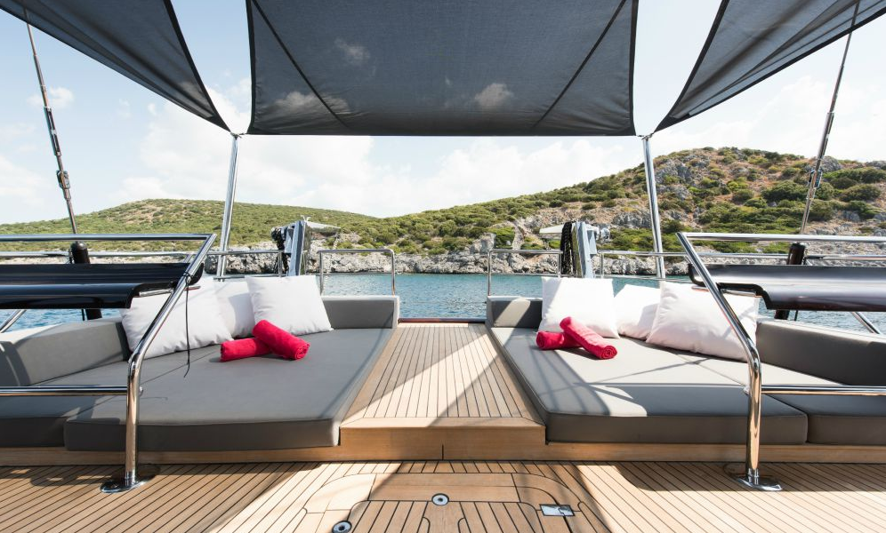 Super Sailing Yacht Rox Star_on deck lounge