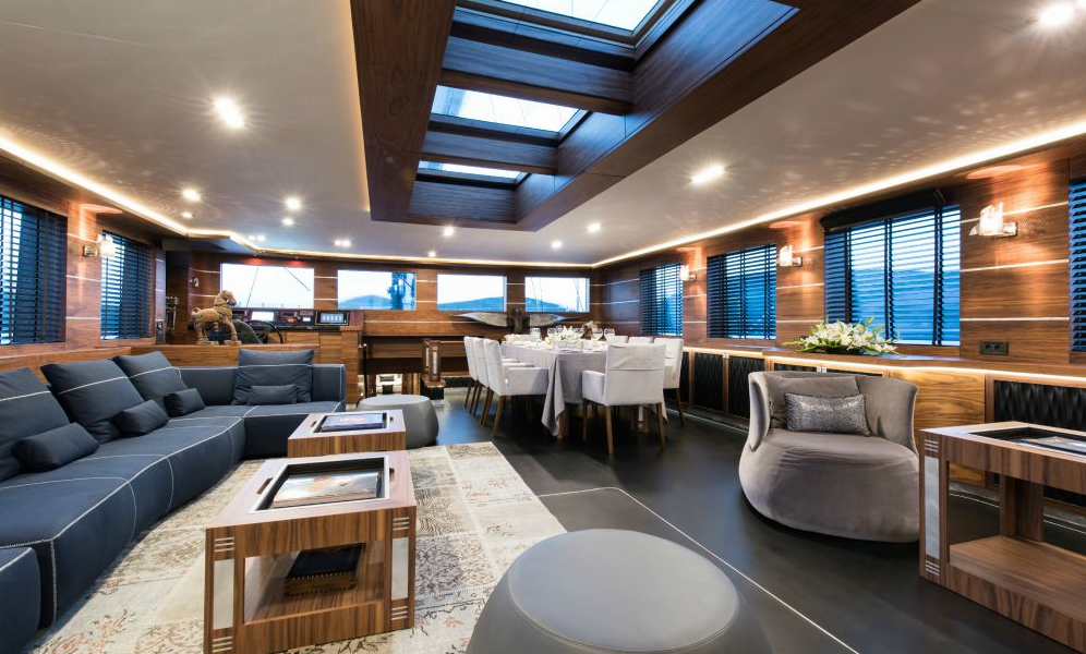 Super Sailing Yacht Rox Star_salon2