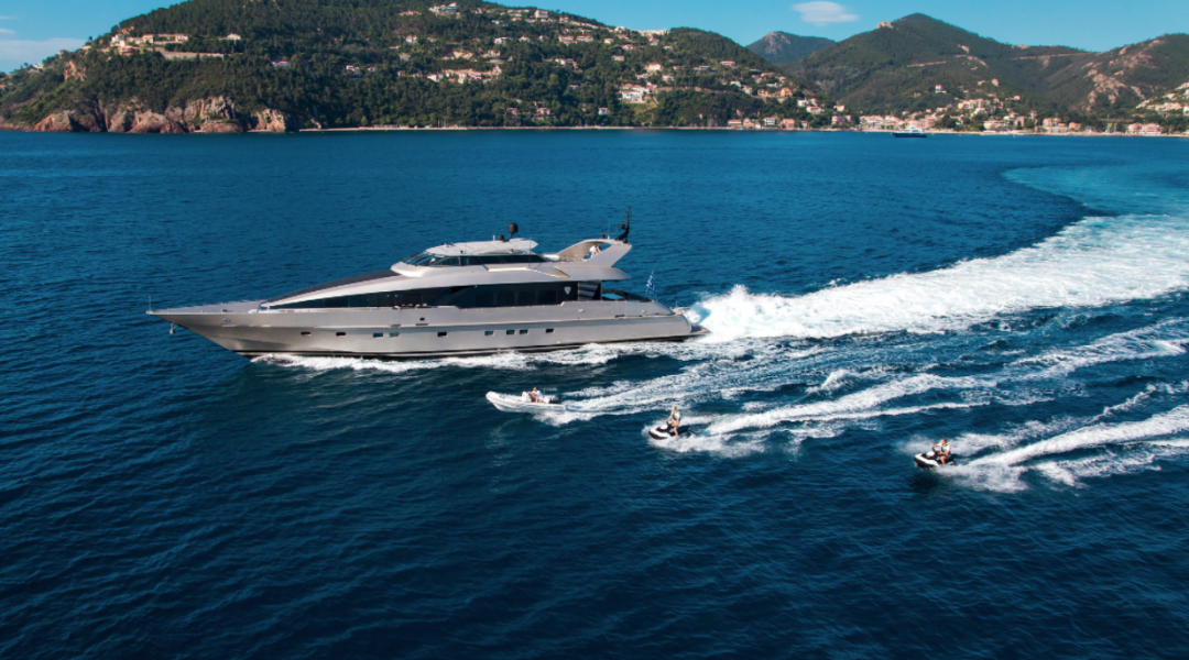 Durukos Motoryacht in Greece Pandion_1