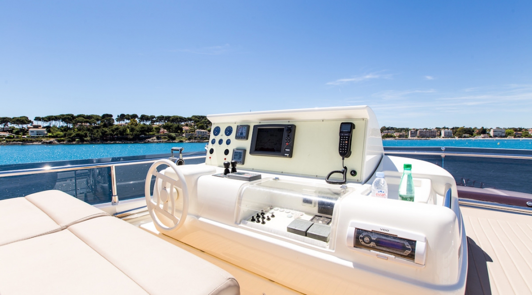 Motor Yacht in Greece Piola_11