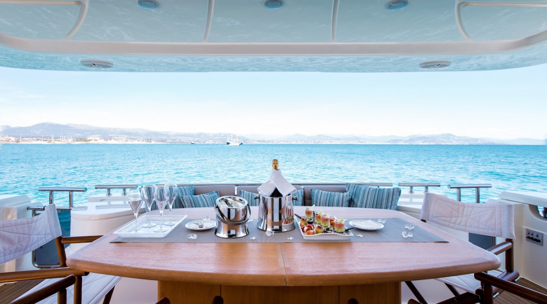 Motor Yacht in Greece Piola_12