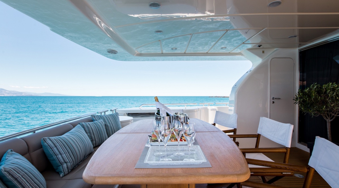 Motor Yacht in Greece Piola_13