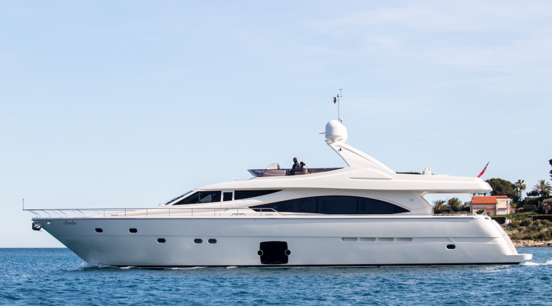 Motor Yacht in Greece Piola_2