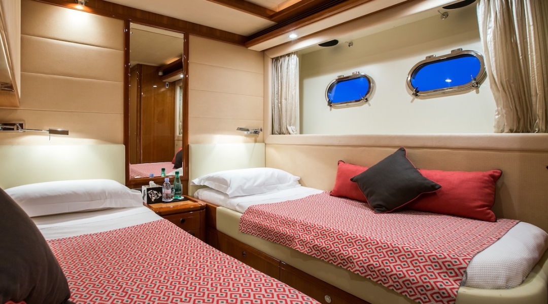 Motor Yacht in Greece Piola_29