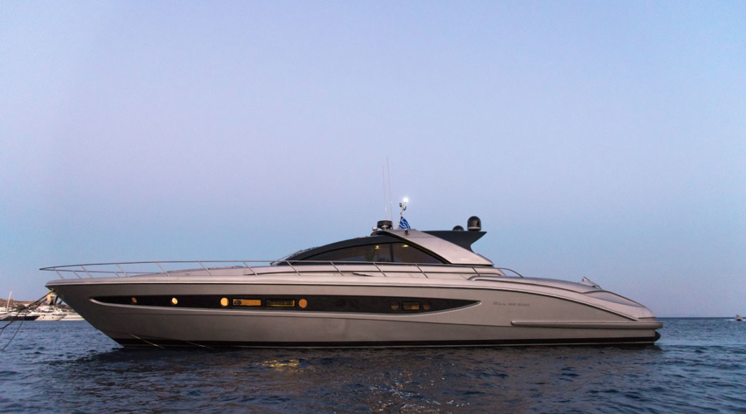 Greek Motor Yacht W_0